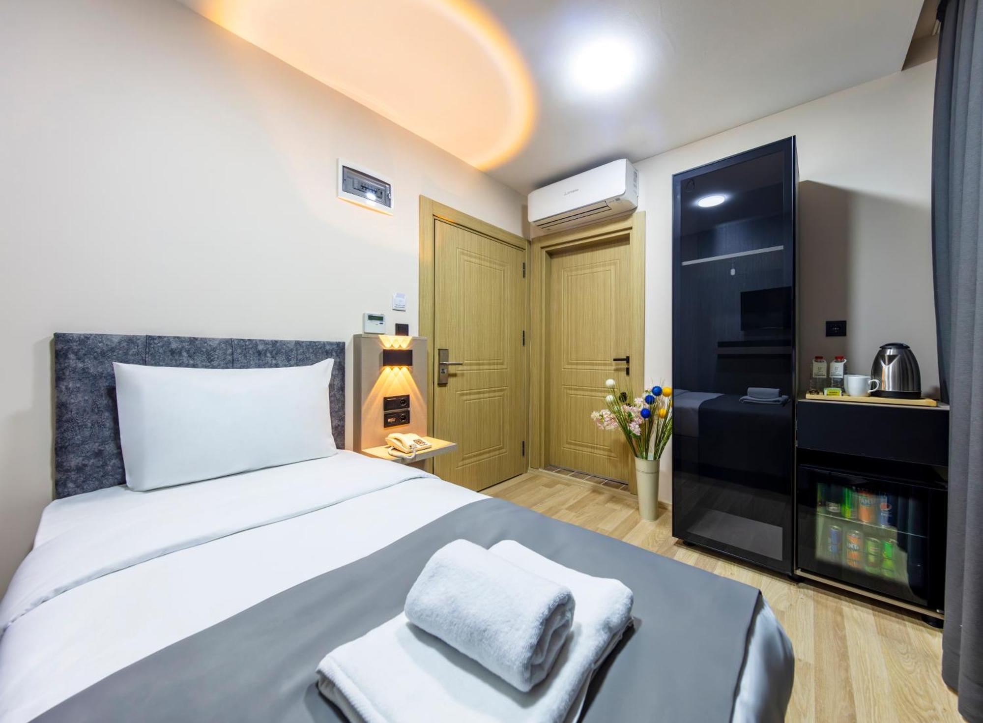 The Business Class Hotel Istanbul Exterior photo